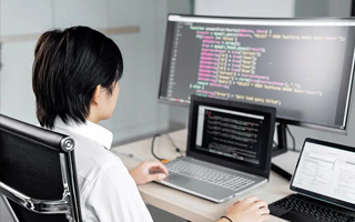 黄冈 ,php声明和调用变量的符号是什么？